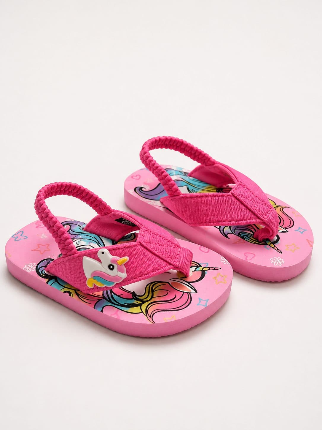 SANDALIAS FLIP FLOP FUCSIA CON APLIQUE DE UNICORNIO — zapatos para niña