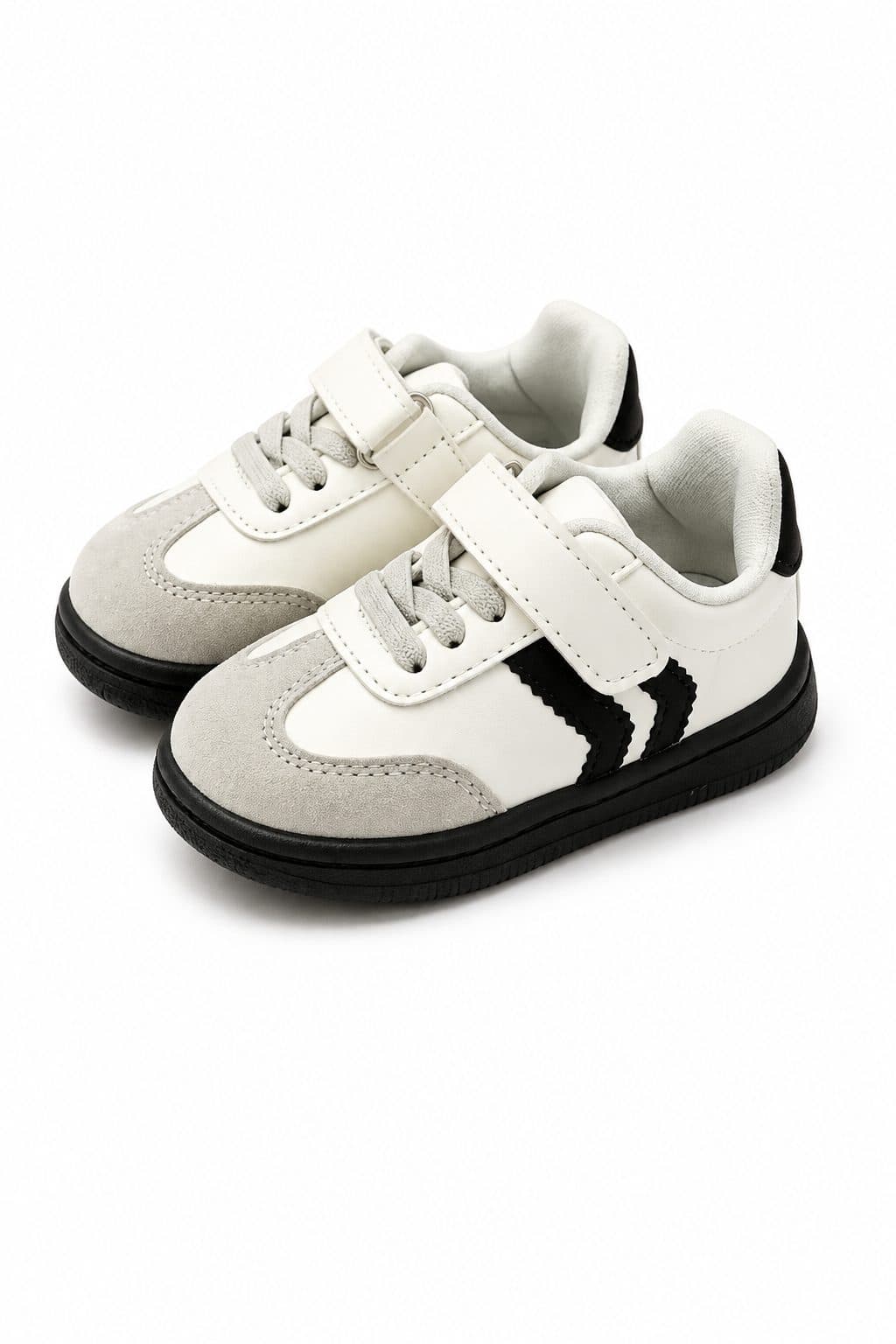 ZAPATILLAS BLANCAS CON RAYAS NEGRAS ONDULADAS — zapatos para niña