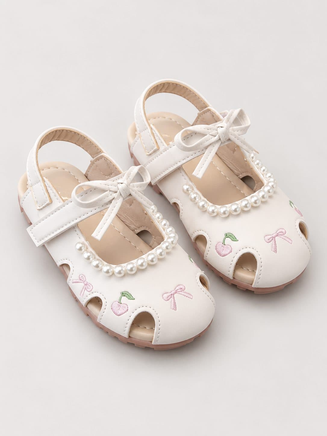 BALERINAS BLANCAS CON LAZOS Y FLORES — zapatos para niña
