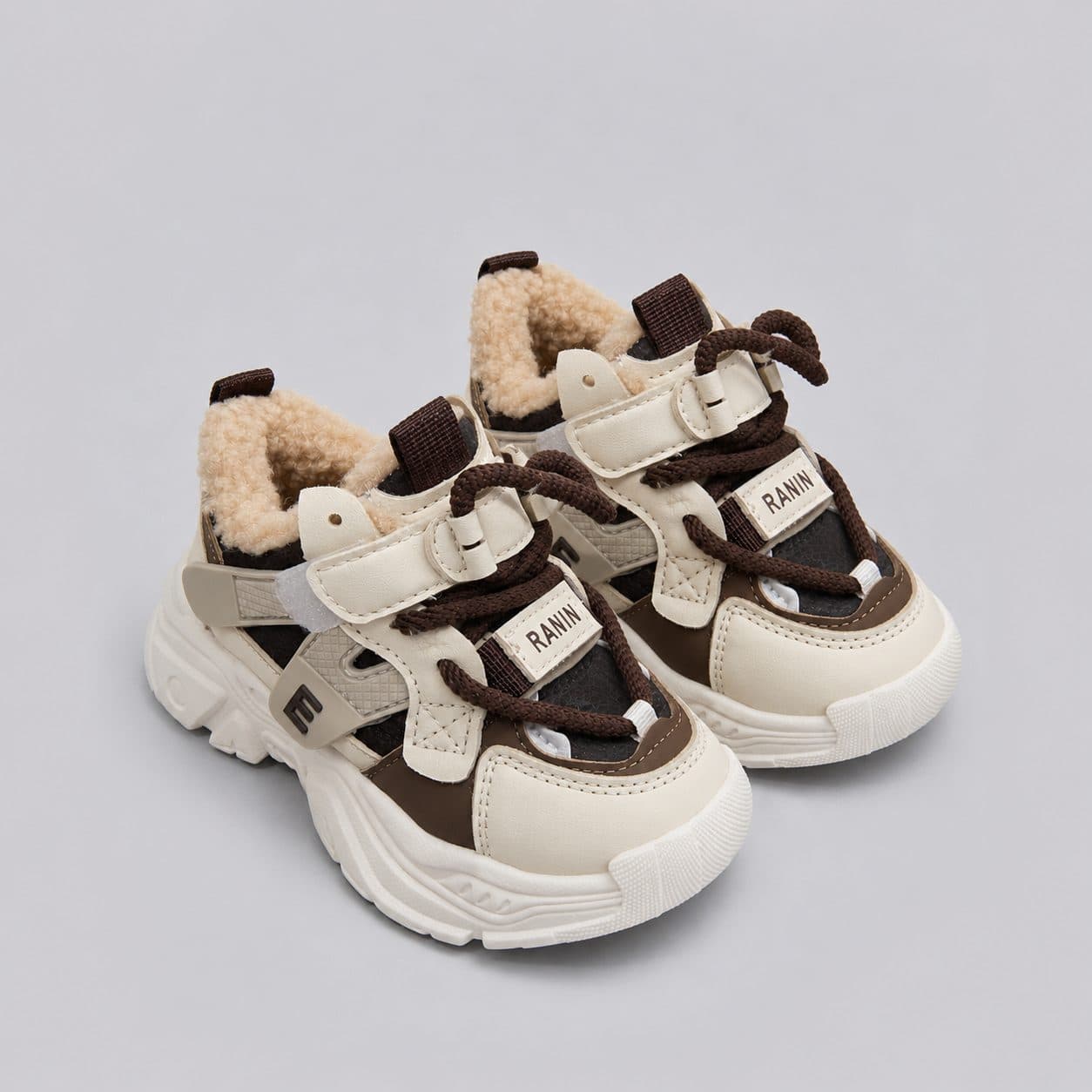Mist Brown — zapatos para niña