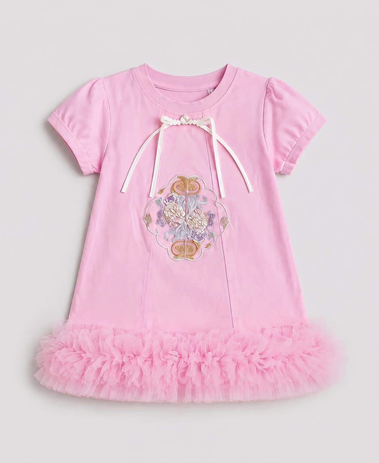 VESTIDO ROSADO CON BORDADO Y VOLANTE DE TUL — vestido para niña