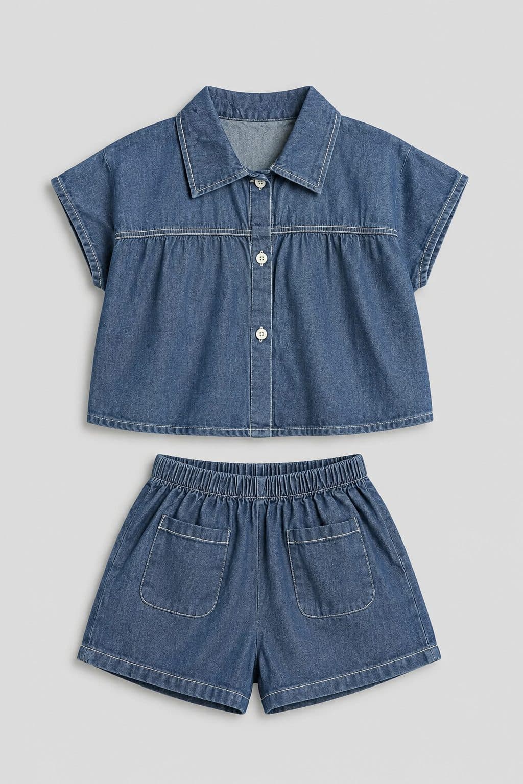 CONJUNTO CASACA DENIM Y SHORT CON BOLSILLOS — conjunto para niña