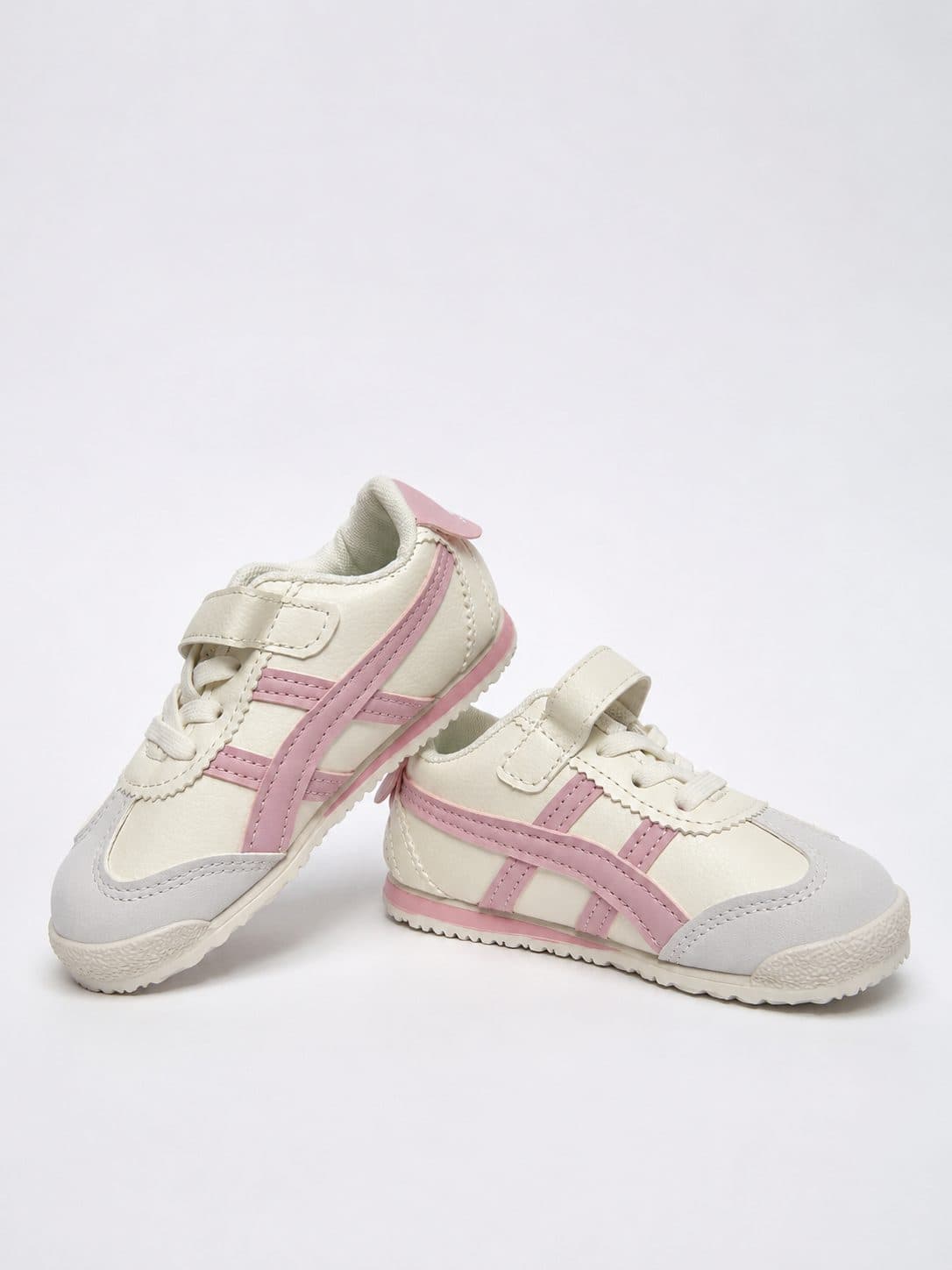 ZAPATILLAS BLANCAS CON FRANJAS ROSADAS ESTILO RETRO — zapatos para niña
