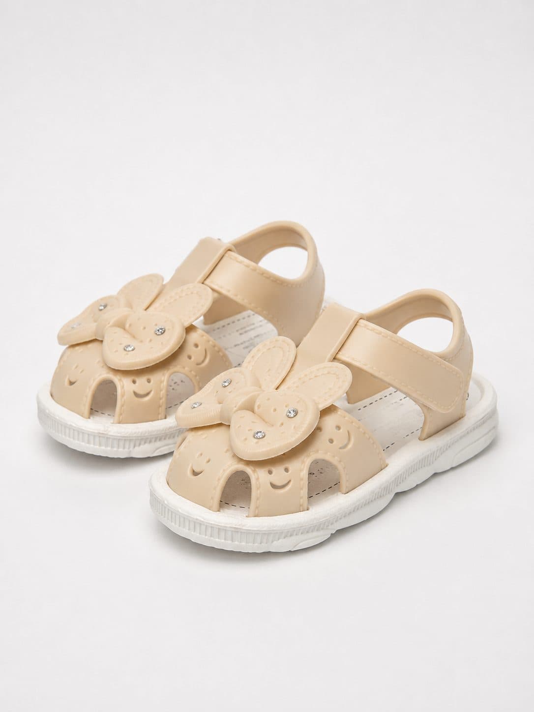 SANDALIAS BEIGE CONEJITO CON PEDRERÍA — zapatos para niña