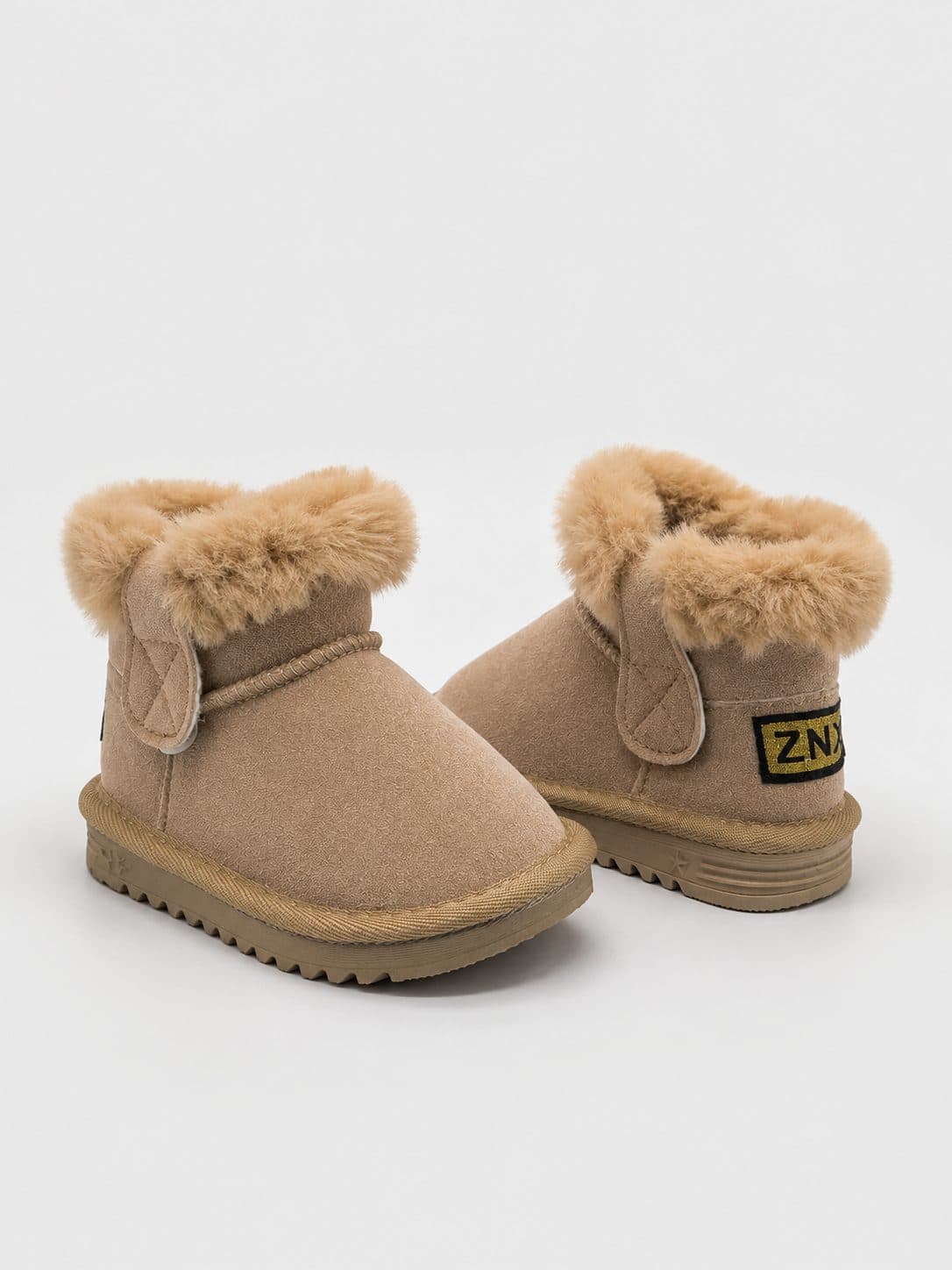 BOTINES BEIGE CON PELUCHE Y PARCHE ZNX — zapatos para niña