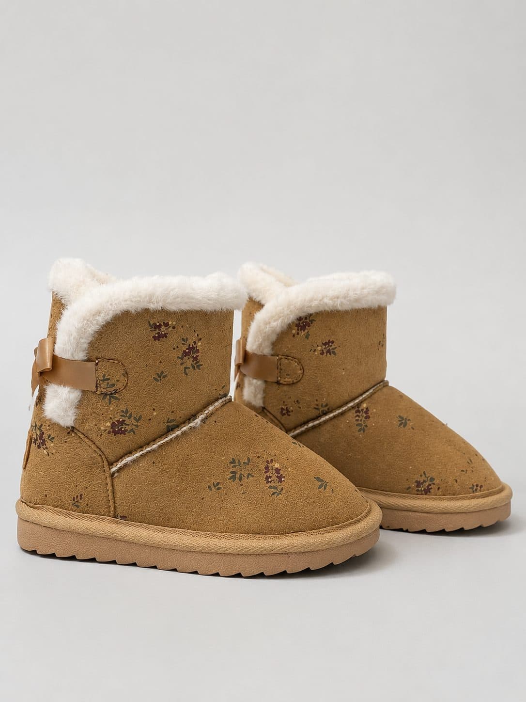 BOTINES CAMEL FLORALES CON PELUCHE Y MOÑO — zapatos para niña