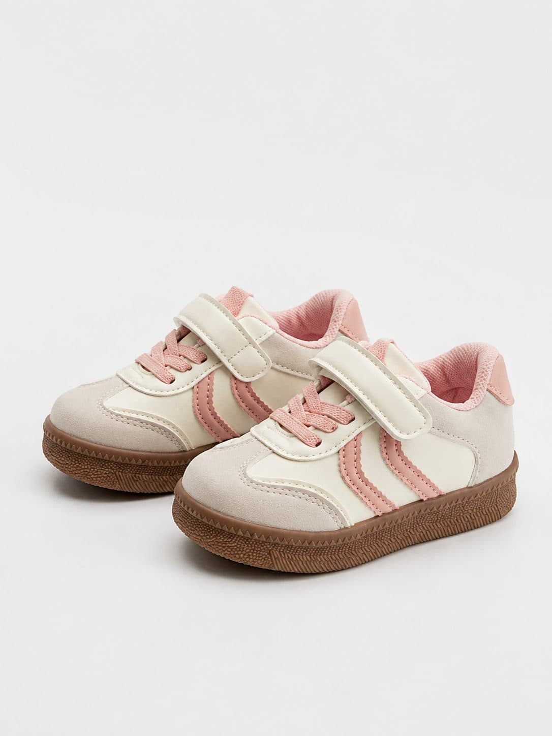 ZAPATILLAS CREMA CON FRANJAS ROSADAS — zapatos para niña