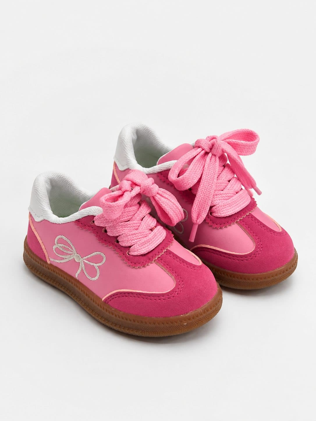 ZAPATILLAS FUCSIA CON BORDADO DE MOÑO — zapatos para niña