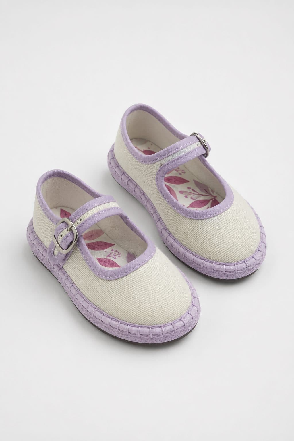 BALERINAS TIPO MARY JANE CREMA CON RIBETE LILA — zapatos para niña