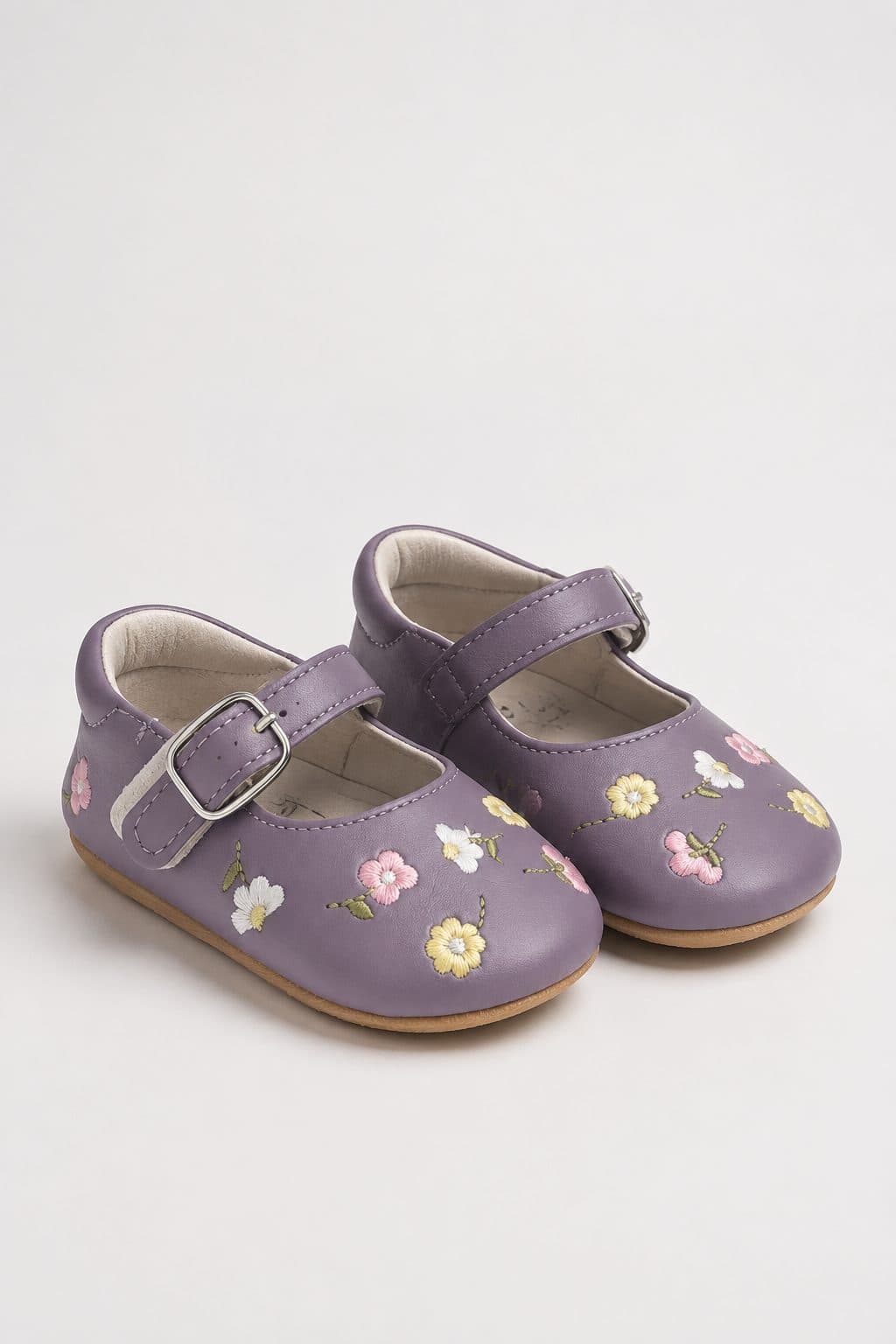 BALERINAS TIPO MARY JANE LILA CON FLORES BORDADAS — zapatos para niña