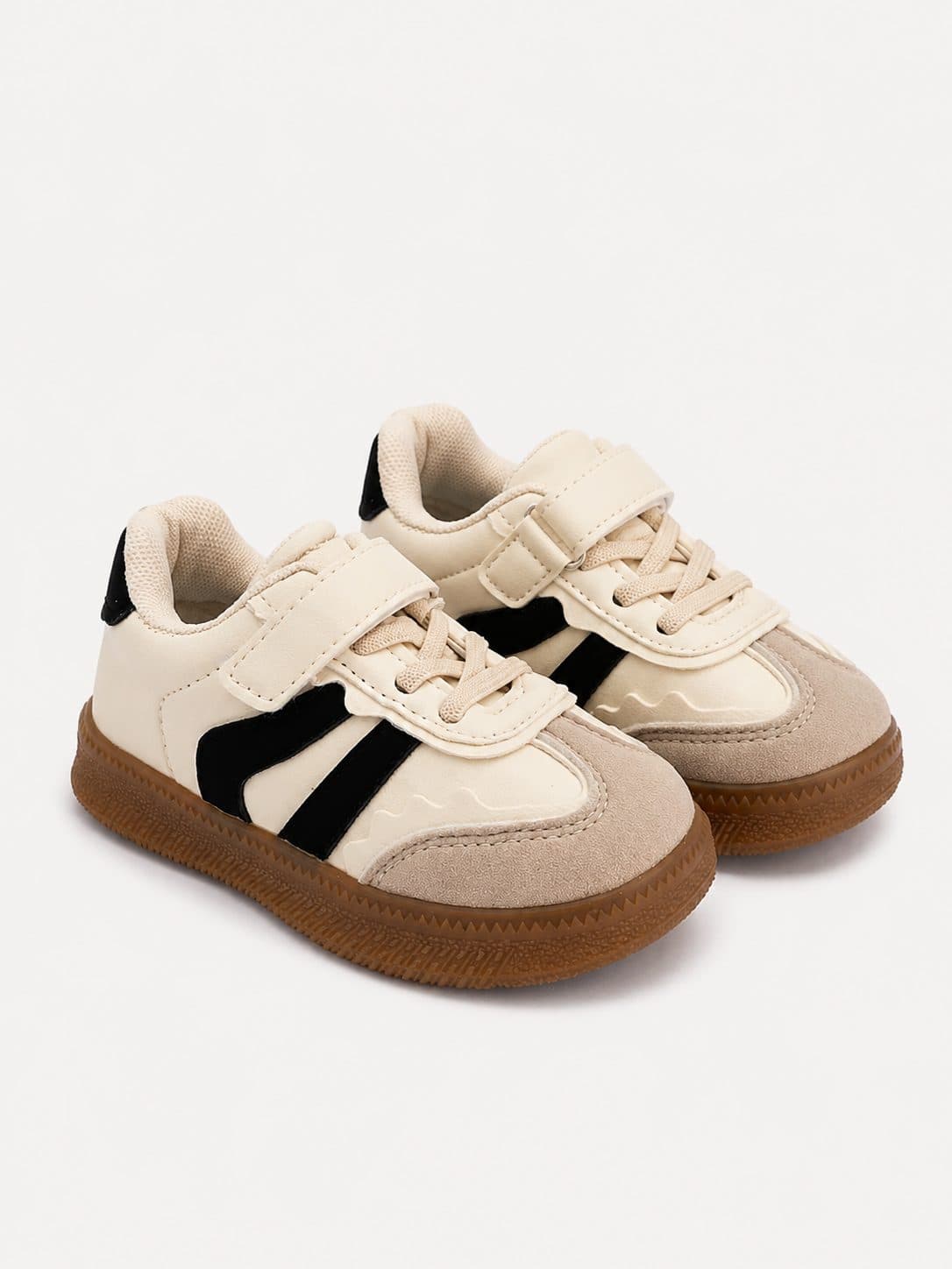 ZAPATILLAS CREMA CON FRANJA NEGRA — zapatos para niña