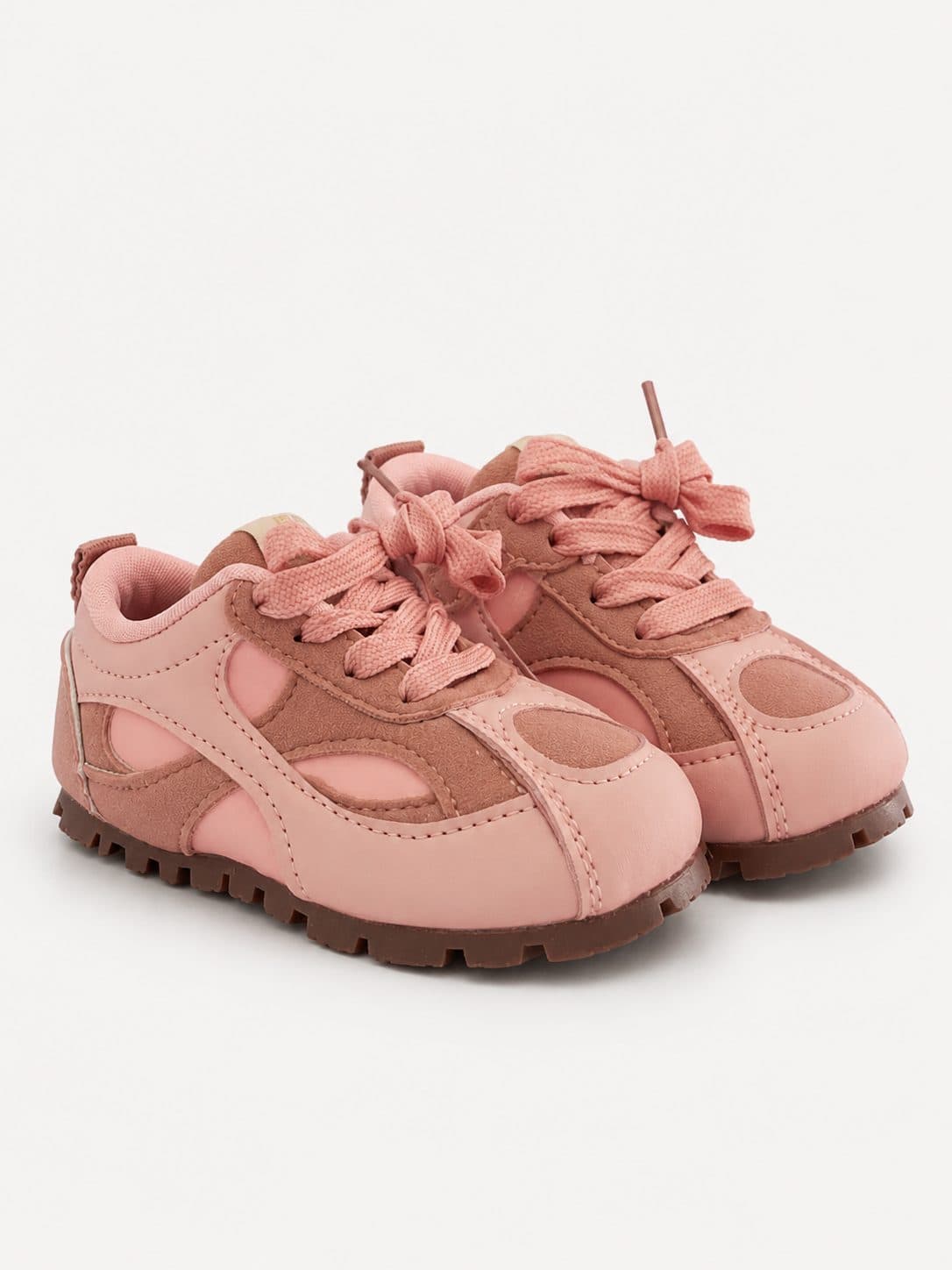 ZAPATILLAS ROSA CON RECORTES — zapatos para niña