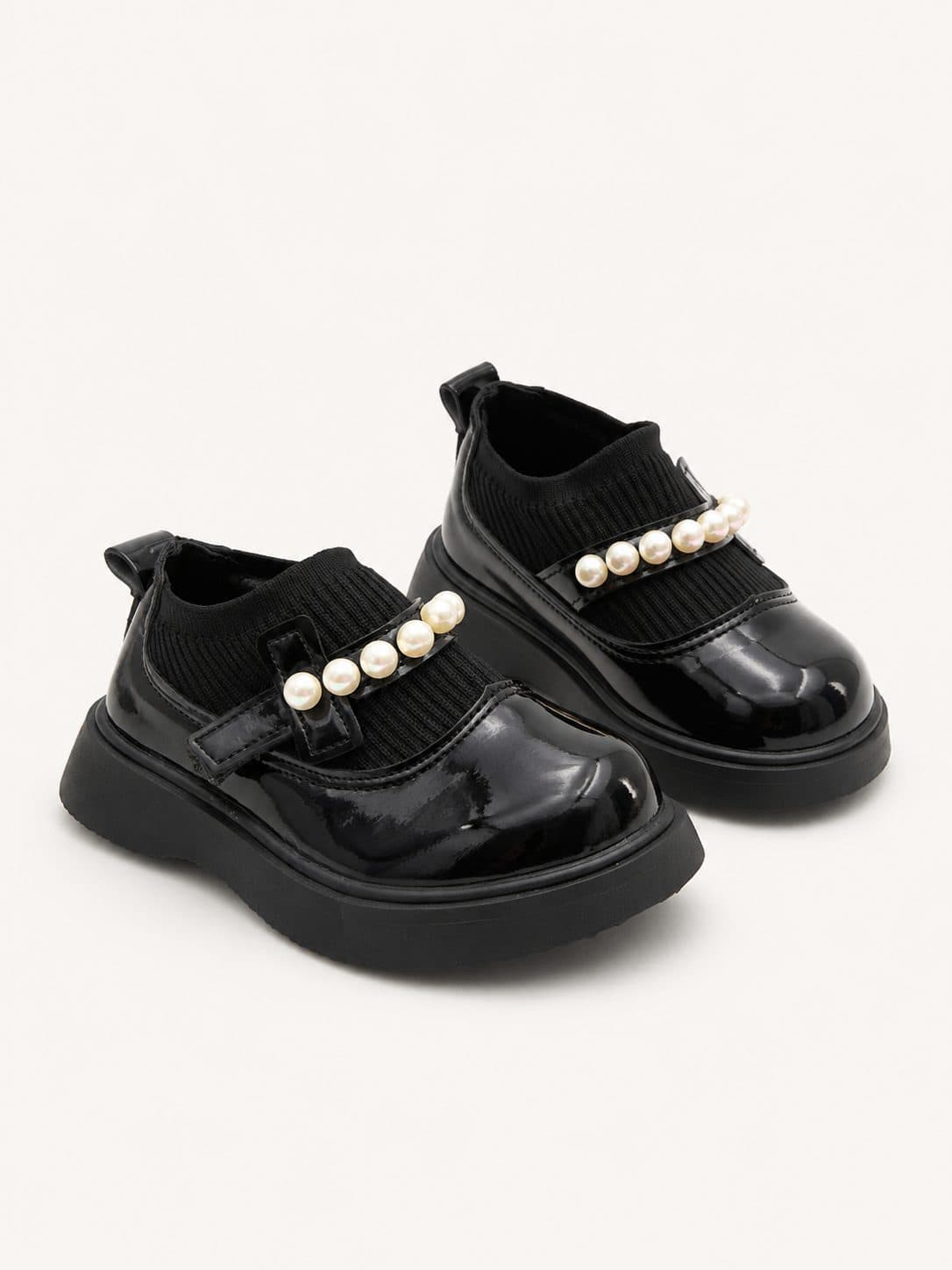 ZAPATOS NEGRO CON PERLAS Y SOCK — zapatos para niña