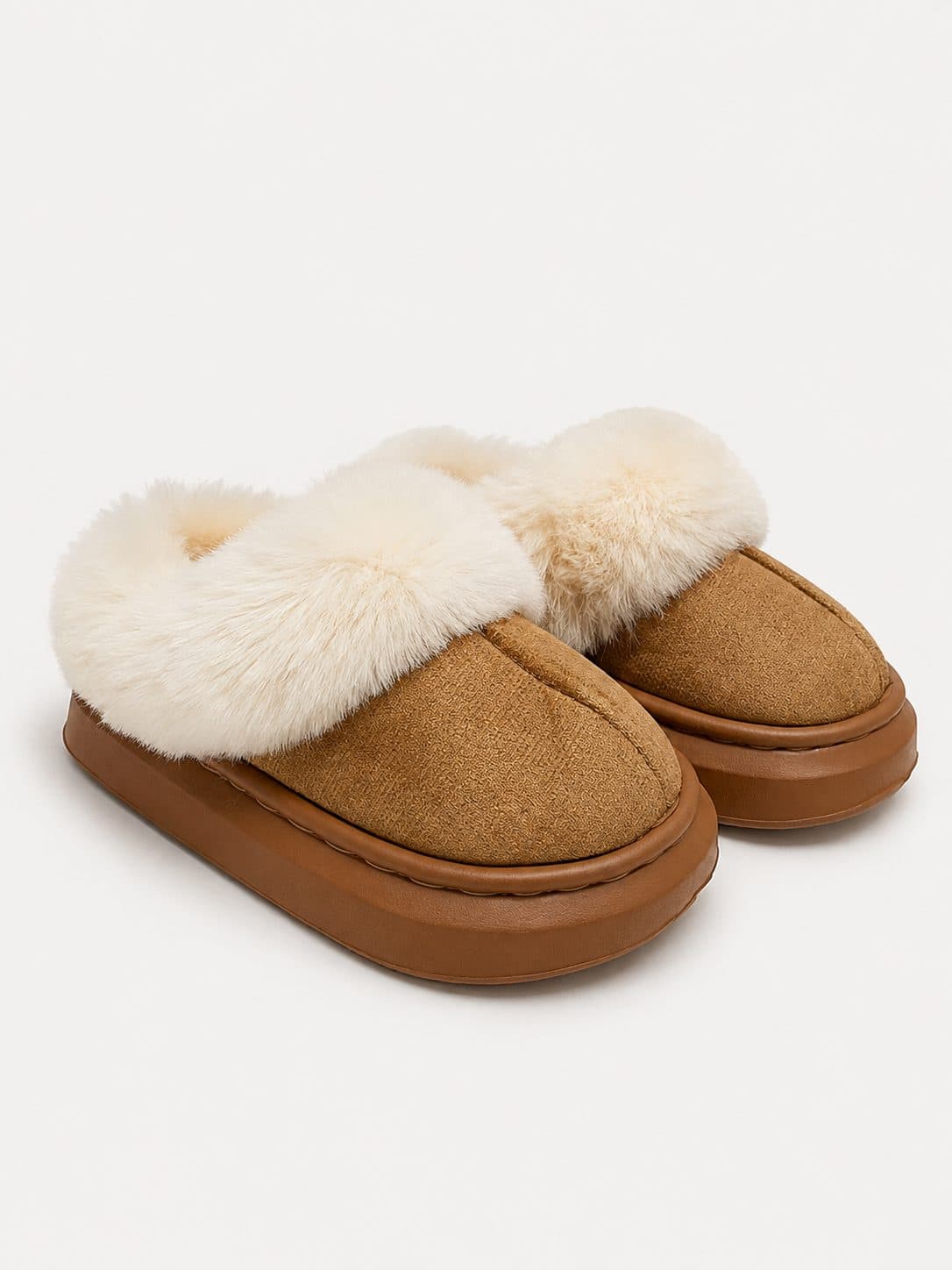 PANTUFLAS CAMEL CON PELUCHE CREMA — zapatos para niña