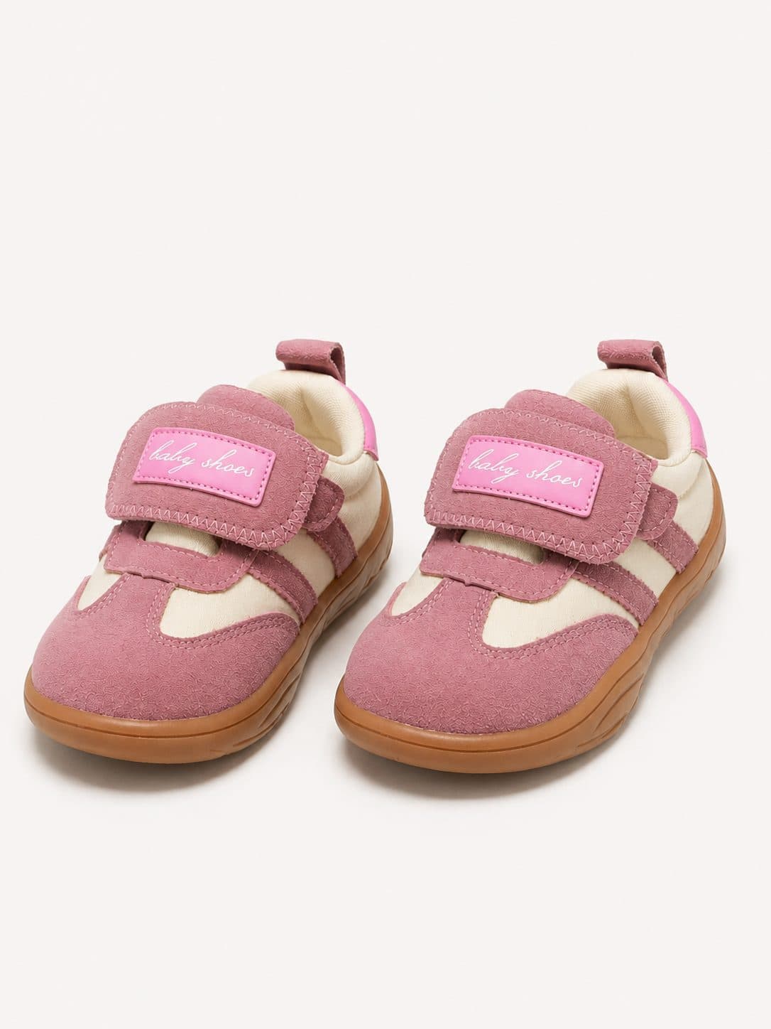 ZAPATILLAS BABY DEPORTIVAS ROSADAS CON CIERRE VELCRO — zapatos para niña