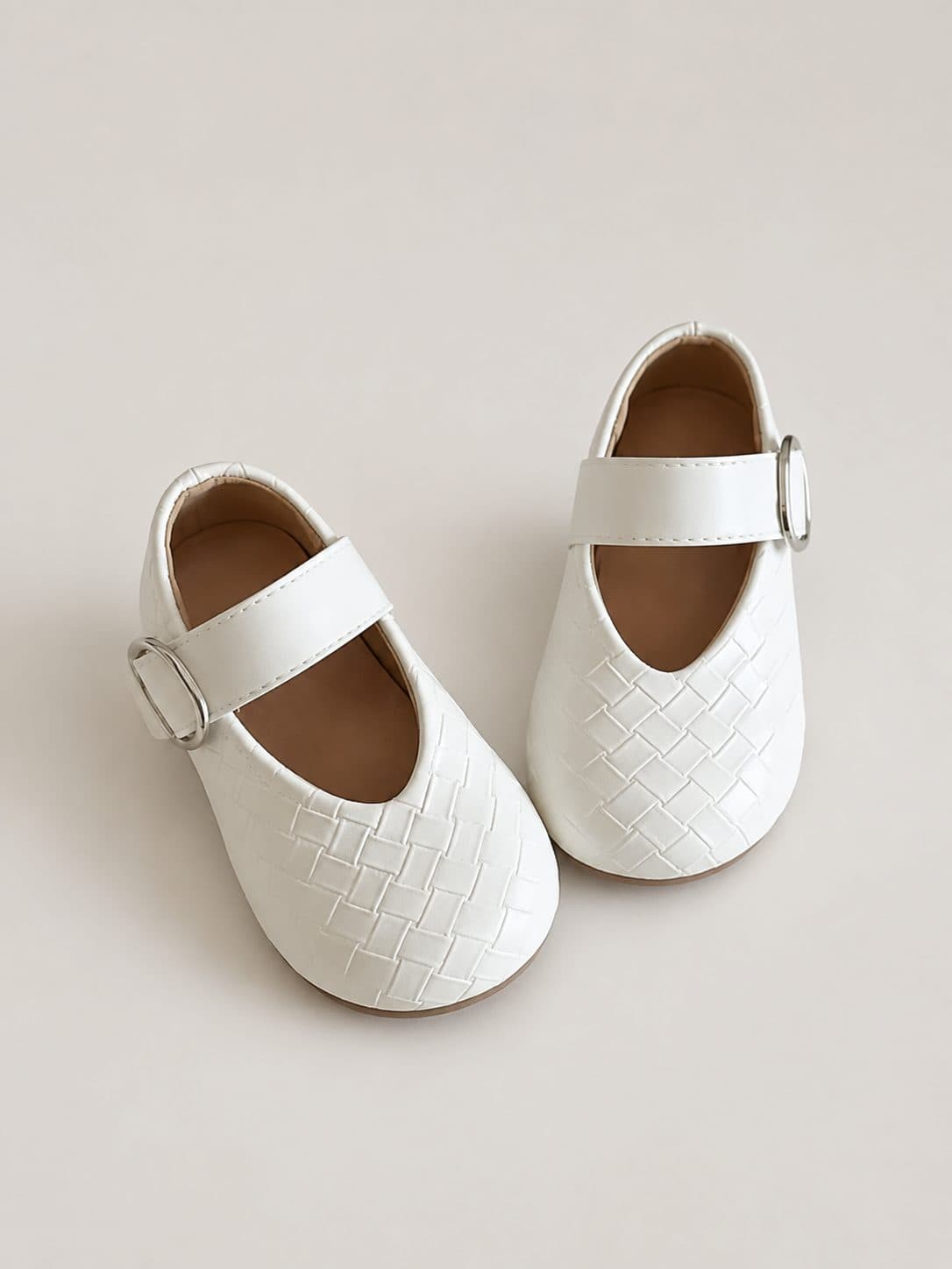 MARY JANE BLANCO TEJIDO CON HEBILLA — zapatos para niña