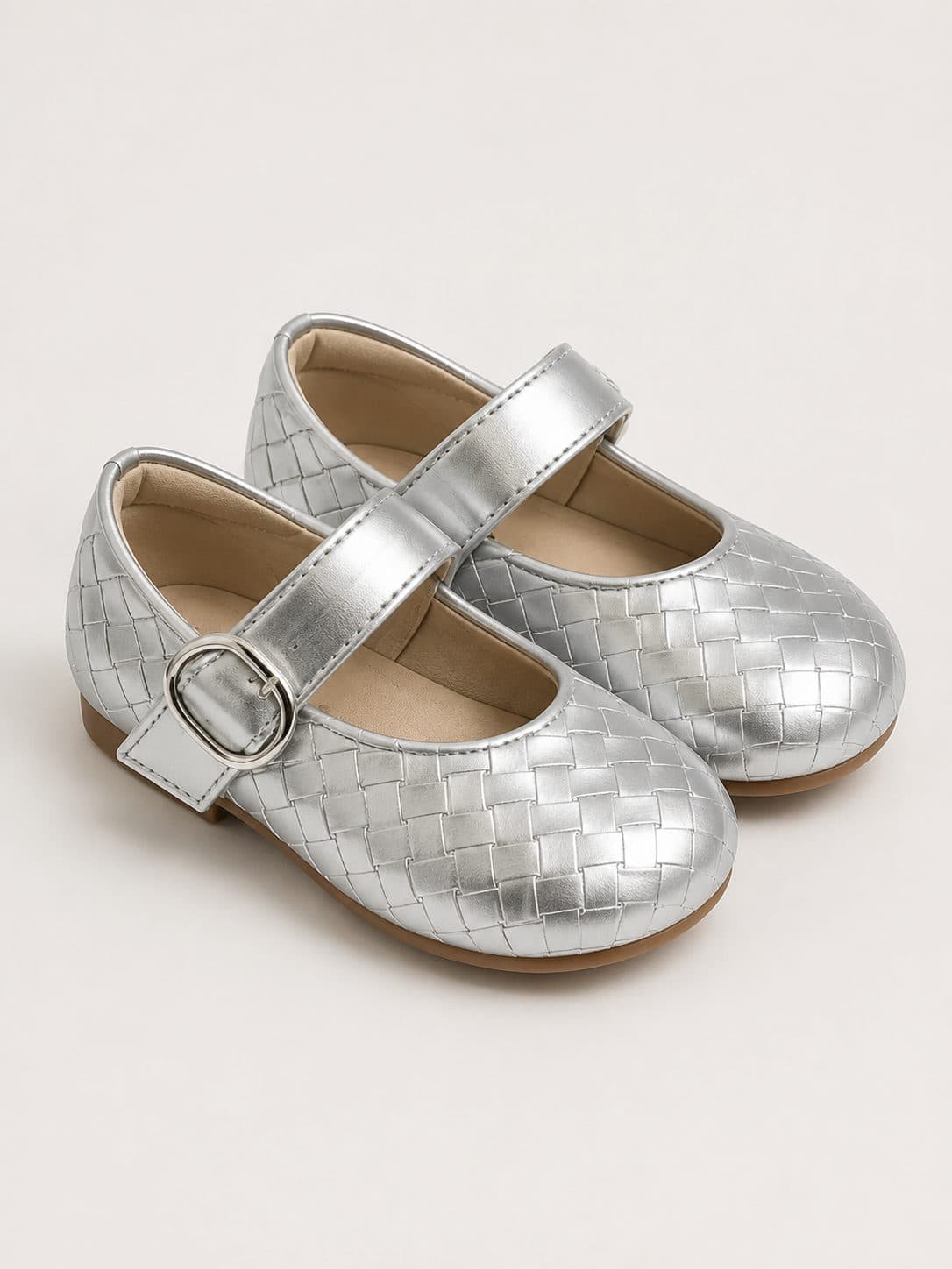 MARY JANE PLATEADO TEJIDO CON HEBILLA — zapatos para niña