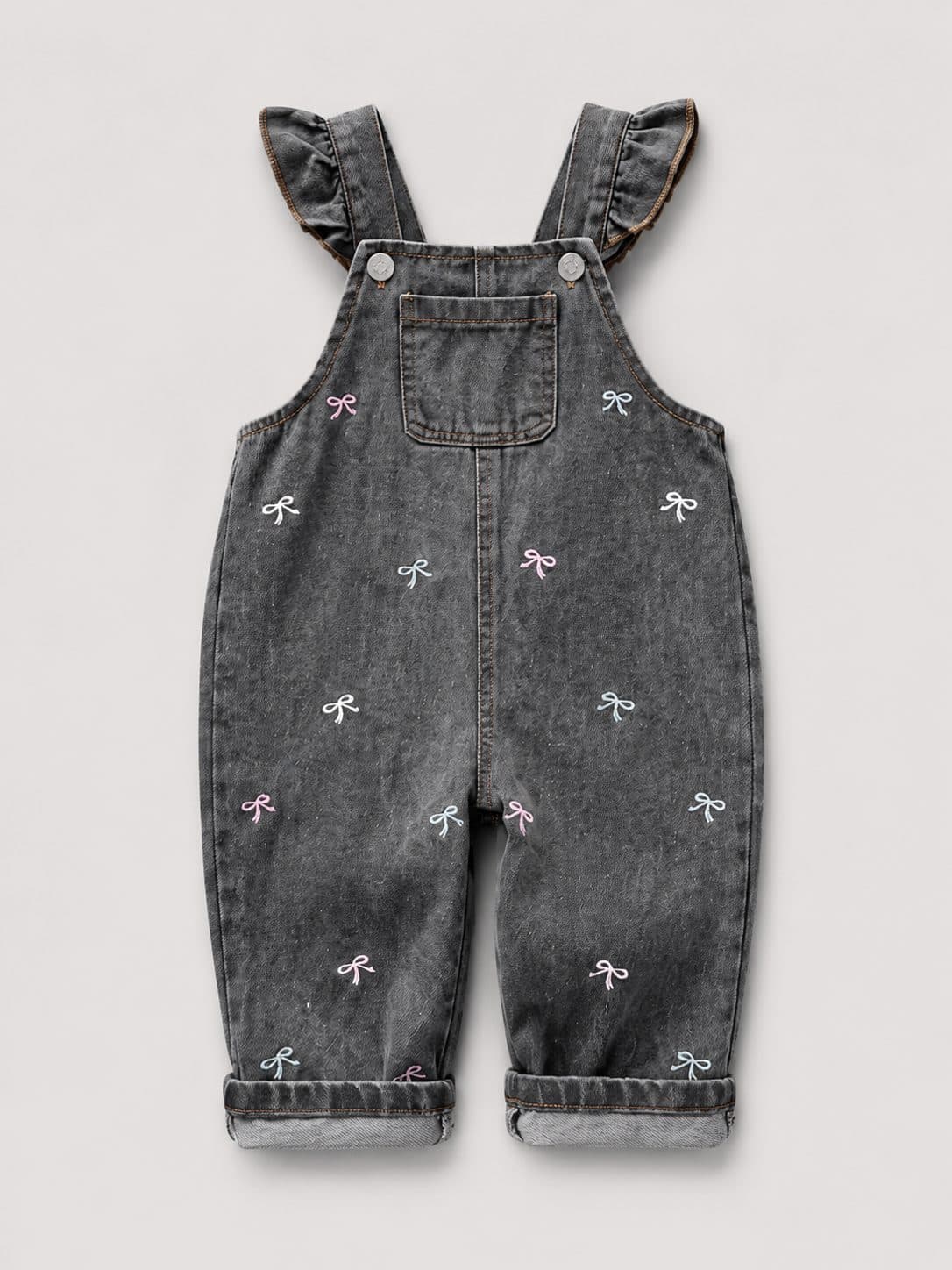 OVEROL DENIM GRIS CON MOÑOS BORDADOS — conjunto para niña