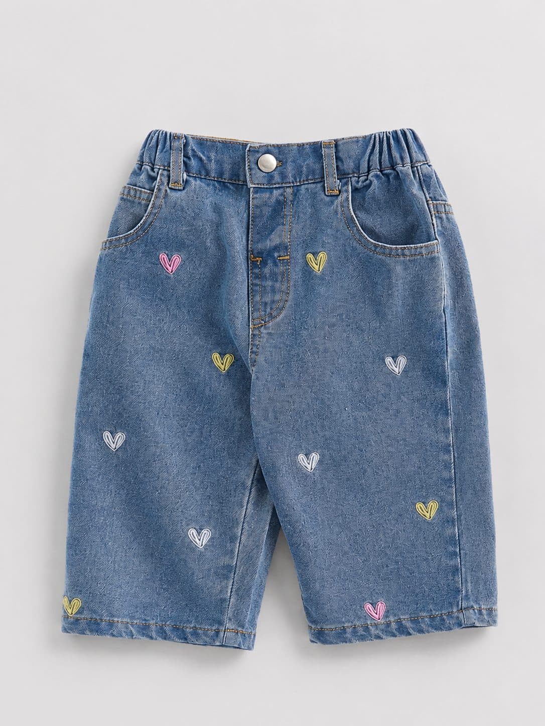 PANTALÓN DENIM CON CORAZONES BORDADOS — pantalón para niña