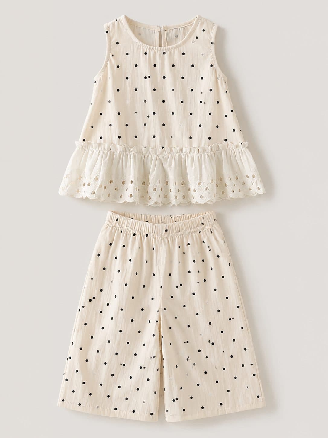 CONJUNTO CREMA A LUNARES CON ENCAJE — conjunto para niña