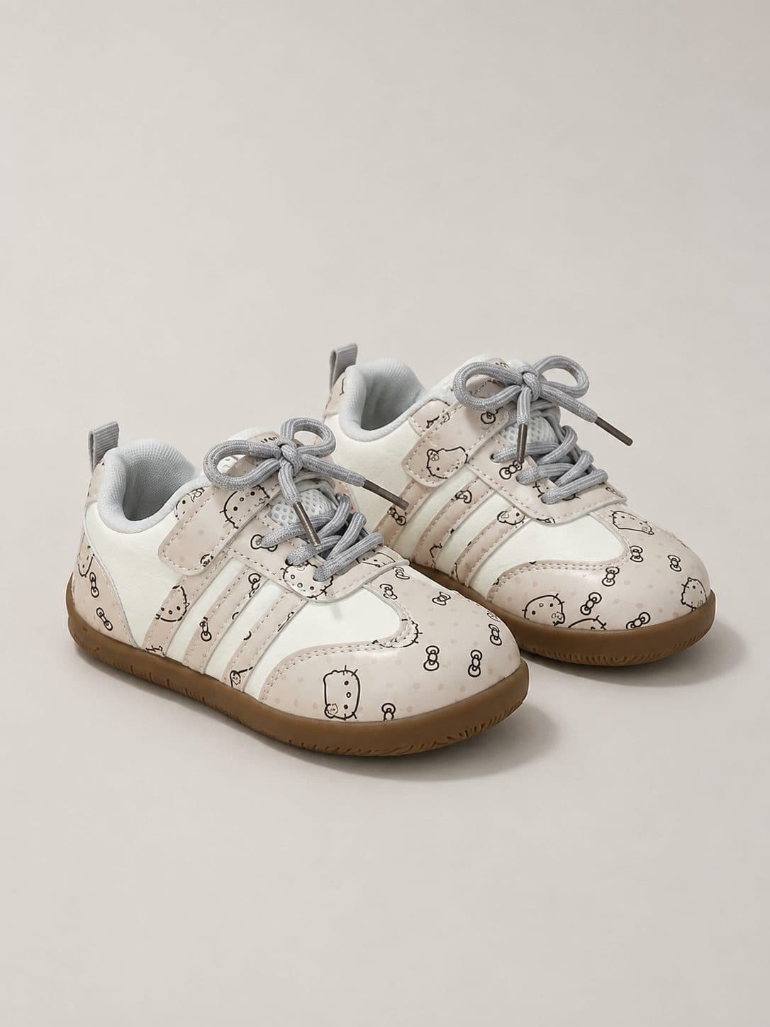 ZAPATILLAS BEIGE CON ESTAMPADO INFANTIL — zapatos para niña