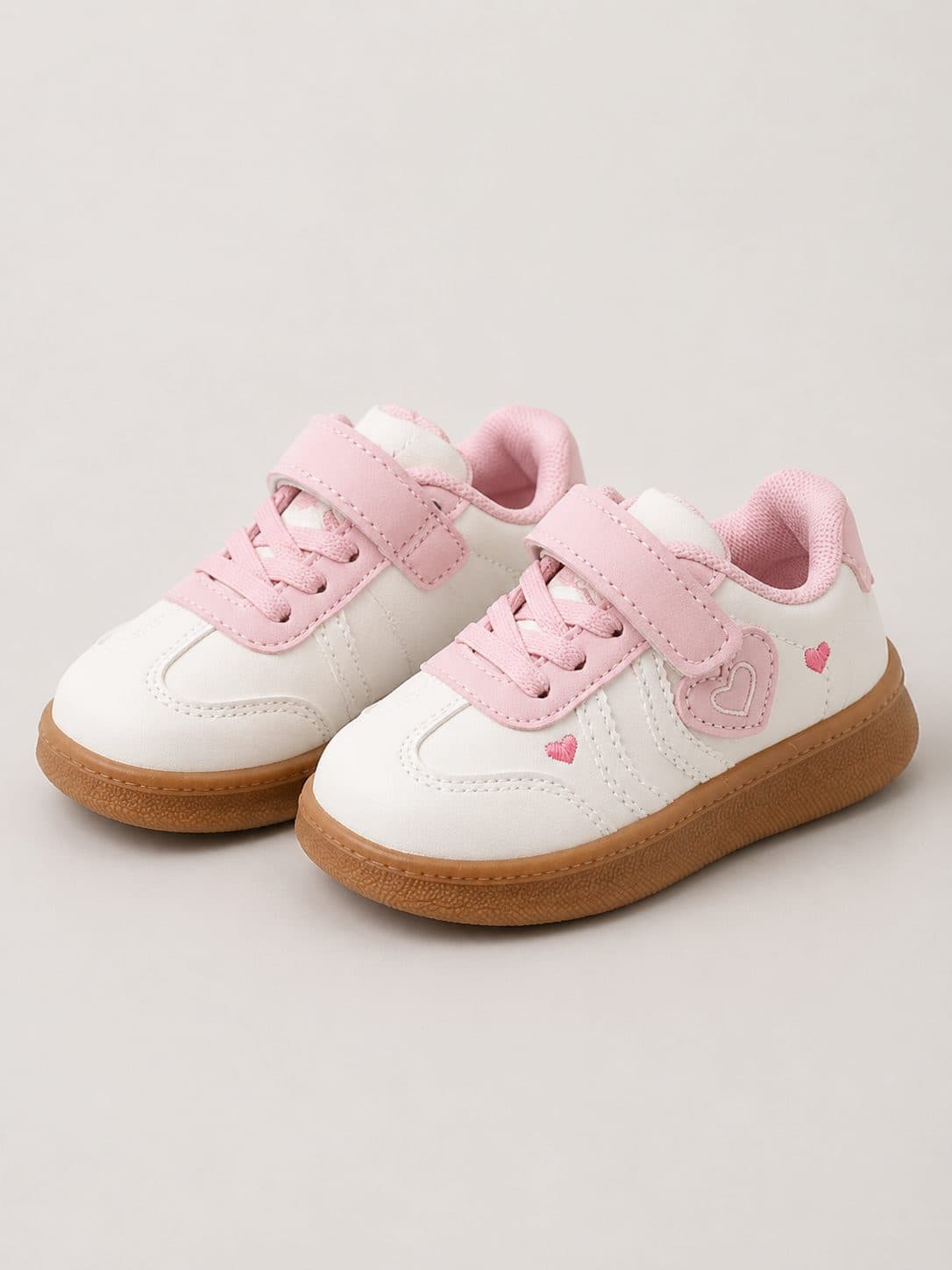 ZAPATILLAS BLANCAS Y ROSADAS CON VELCRO — zapatos para niña