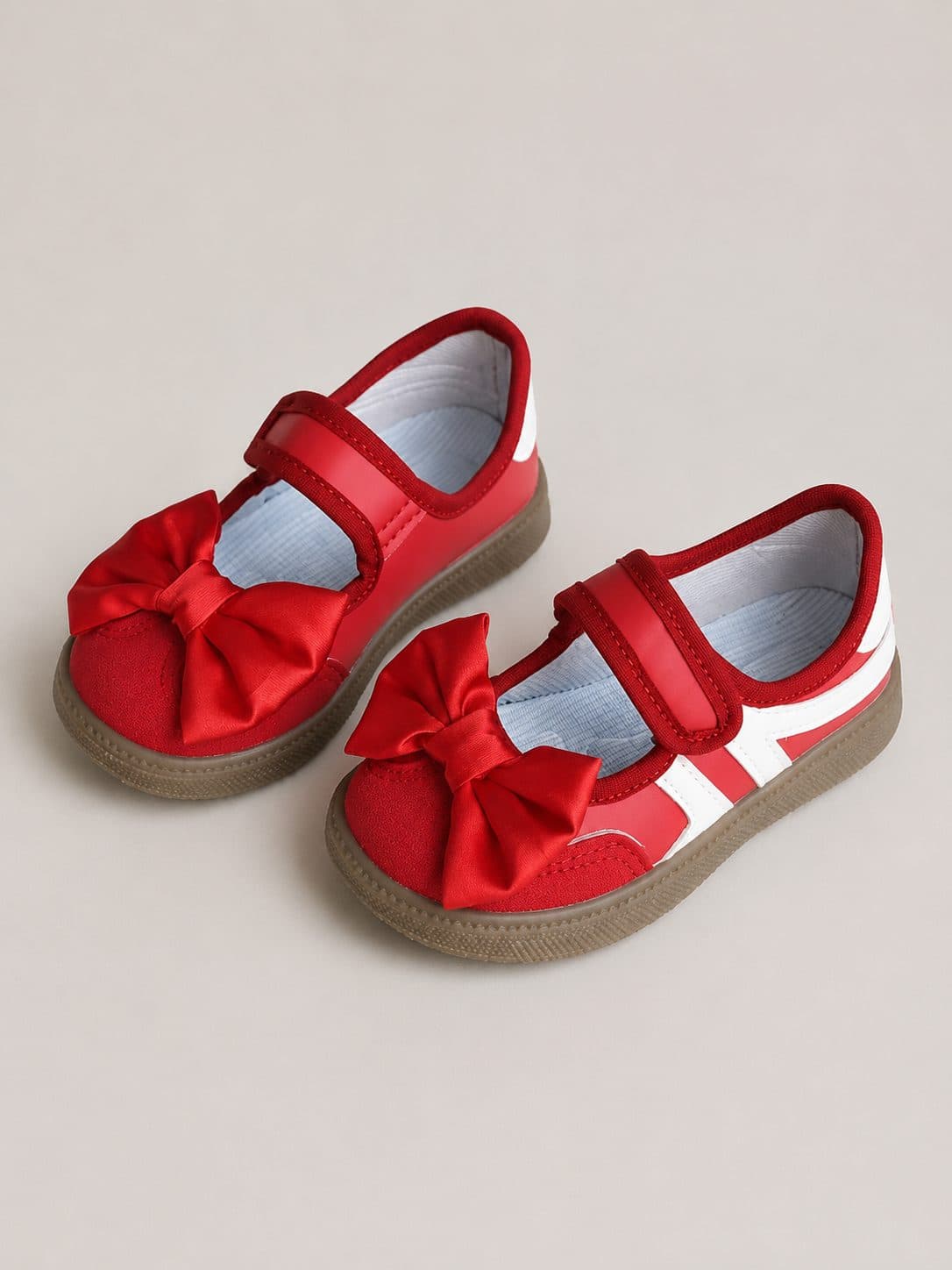 ZAPATILLAS ROJAS CON LAZO GRANDE — zapatos para niña