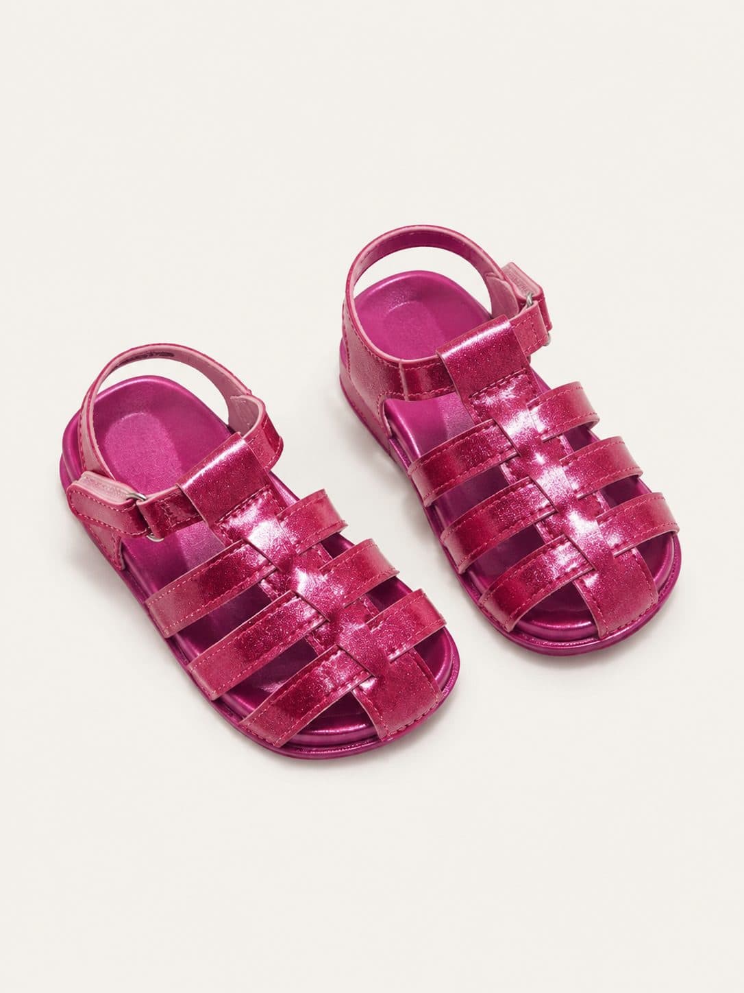 SANDALIAS FUCSIA METALIZADAS DE TIRAS — zapatos para niña