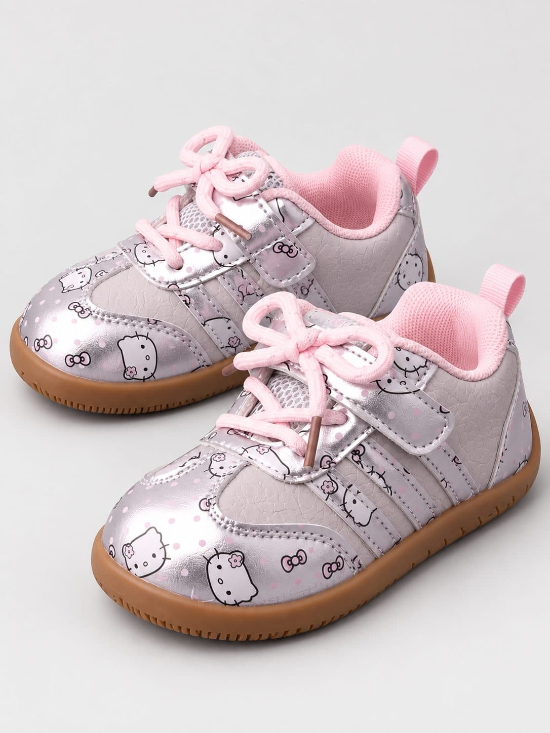 ZAPATILLAS HELLO KITTY PLATEADAS Y ROSADAS — zapatos para niña