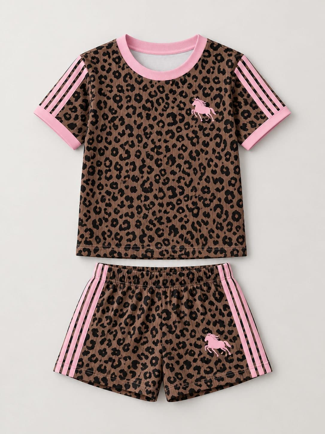 CONJUNTO ANIMAL PRINT CON DETALLES ROSADOS — conjunto para niña