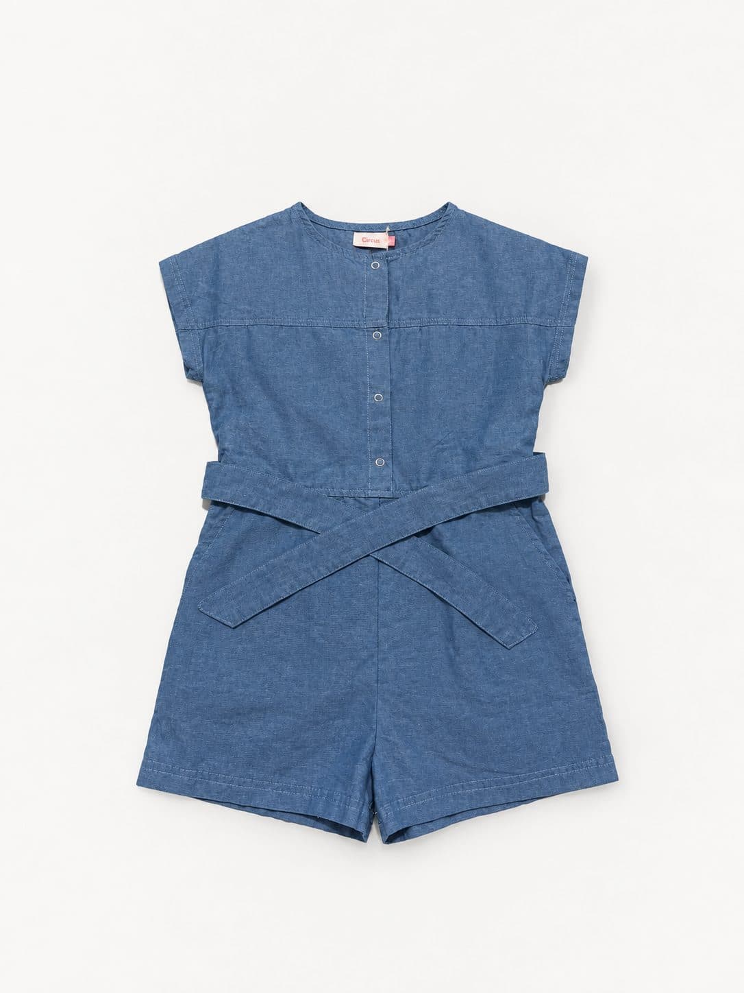 ENTERIZO DENIM CON MANGAS TIPO MURCIÉLAGO Y CINTURÓN — conjunto para niña