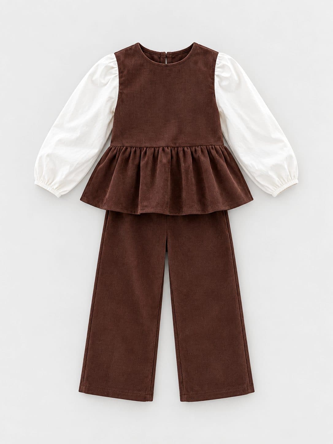 CONJUNTO CAFÉ DE 3 PIEZAS CON BLUSA BLANCA — conjunto para niña